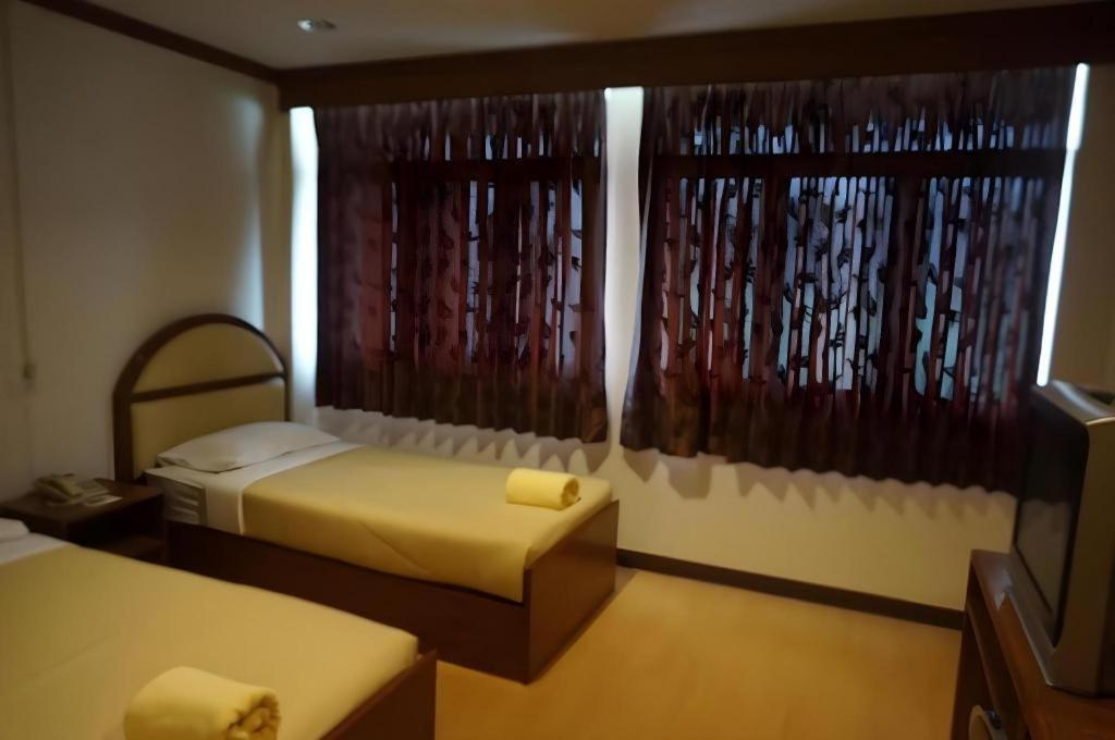 Supak Hotel Kalasin Exterior foto