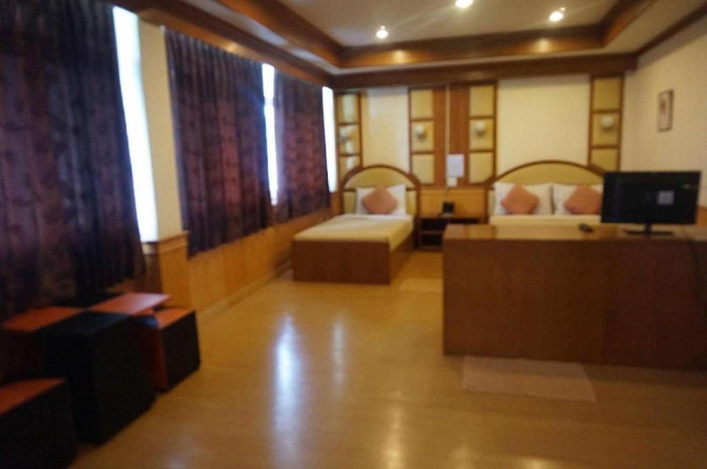 Supak Hotel Kalasin Exterior foto