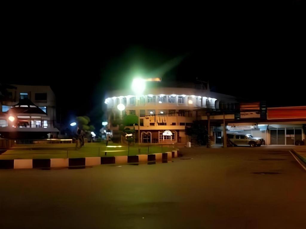 Supak Hotel Kalasin Exterior foto
